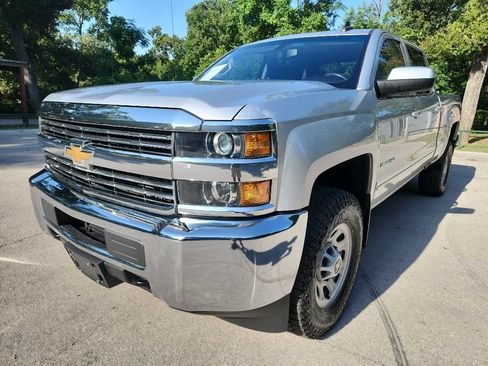 Used 2017 Chevrolet Silverado 2500 LT AWD/4WD image 3