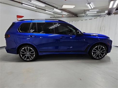 Used 2025 BMW X7 M60i image 9