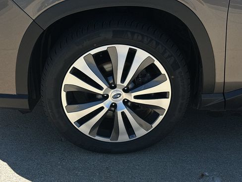 Used 2022 Subaru Ascent Touring AWD/4WD image 3