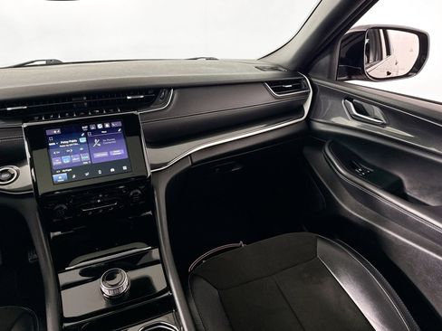 Used 2023 Jeep Grand Cherokee Altitude image 35