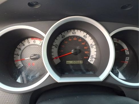 Used 2015 Toyota Tacoma PreRunner w/ SR5 Package RWD image 17