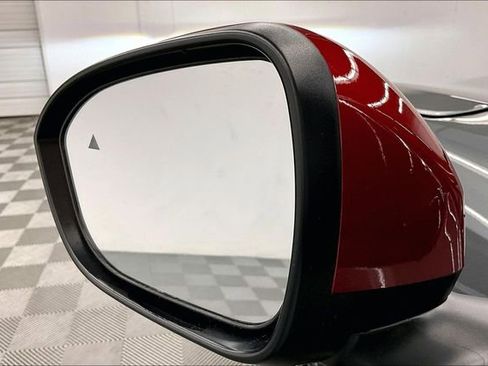 New 2026 Nissan Kicks SR AWD/4WD image 30