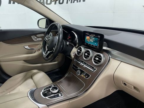 Used 2019 Mercedes-Benz C 300 4MATIC Sedan image 19