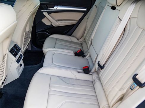 Certified 2025 Audi Q5 2.0T Premium Plus image 28