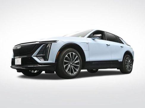 Used 2025 Cadillac Lyriq Sport AWD/4WD image 24