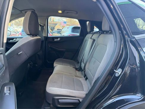 Used 2020 Ford Escape SE image 10