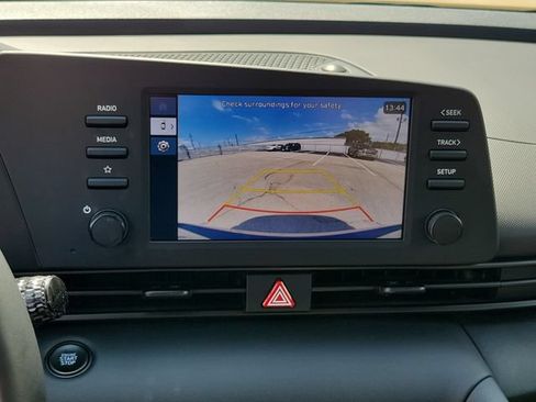 Used 2025 Hyundai Elantra Sport FWD image 24