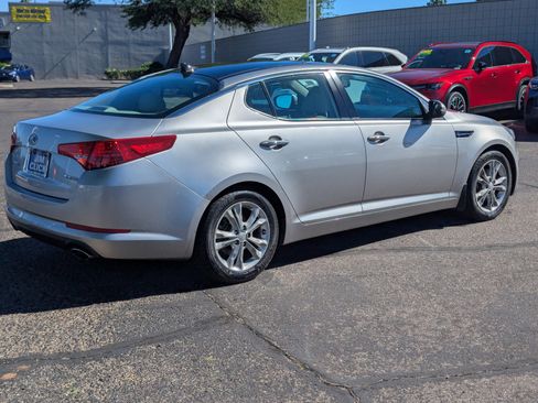 Used 2013 Kia Optima EX w/ Premium Pkg image 2