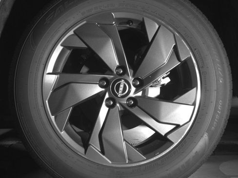 Used 2025 Nissan Rogue SV FWD image 14