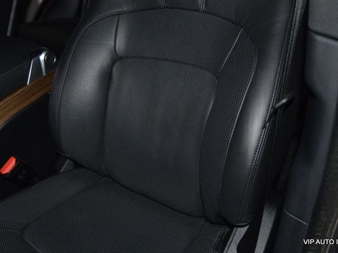 Used 2018 Land Rover Range Rover HSE image 13