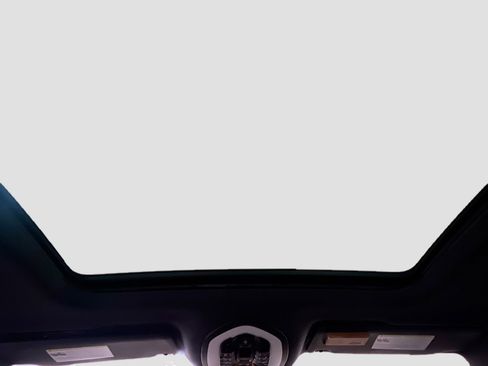 Used 2018 Porsche Macan image 17