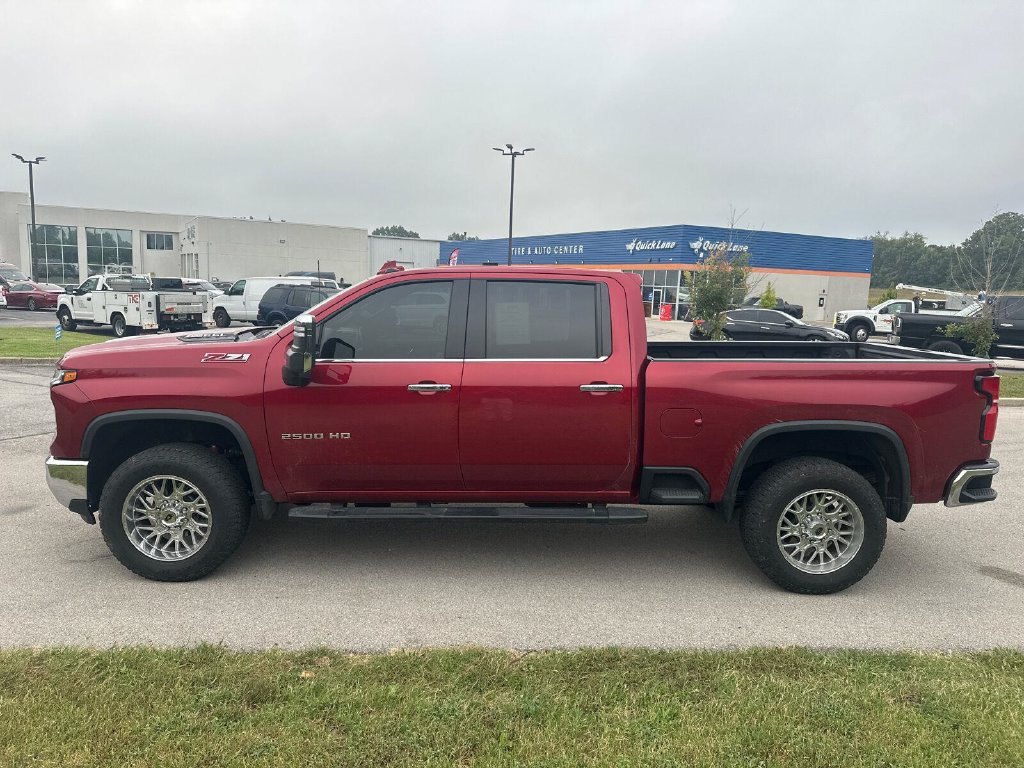 Used 2024 Chevrolet Silverado 2500 LTZ w/ LTZ Convenience Package AWD/4WD image 8