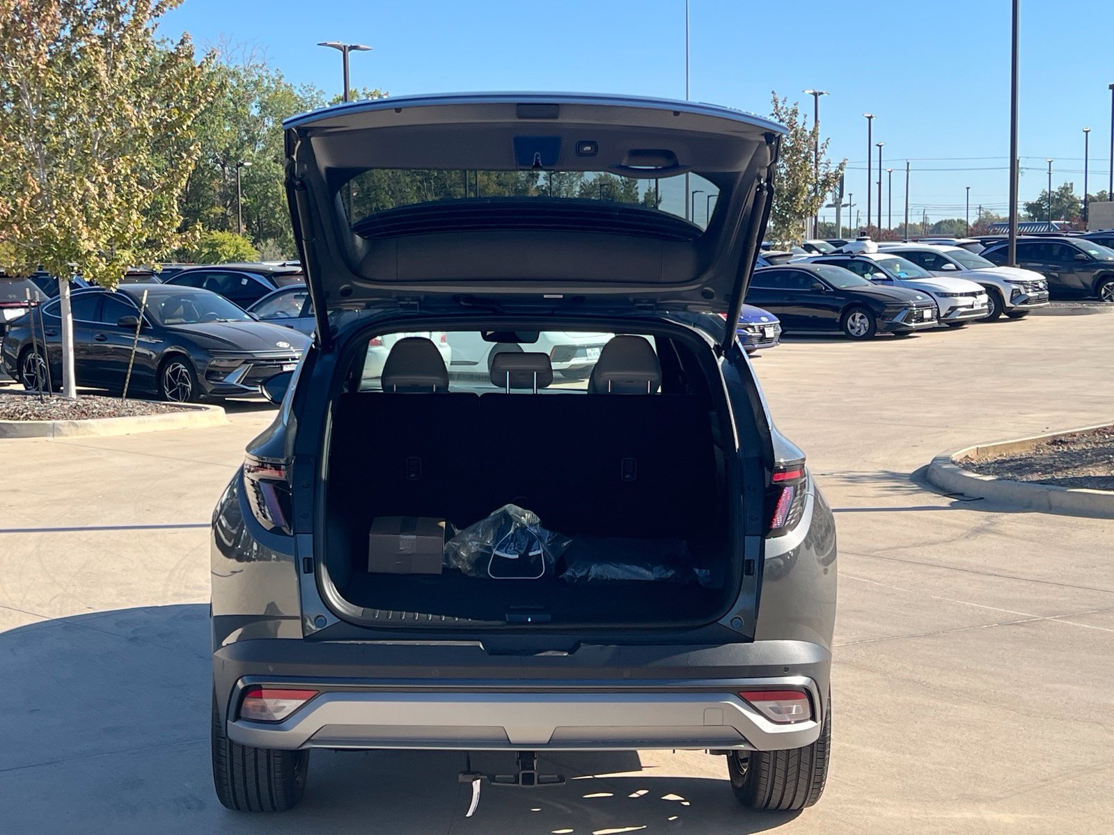 New 2026 Hyundai Tucson Limited w/ Tow & Go Package AWD/4WD image 14