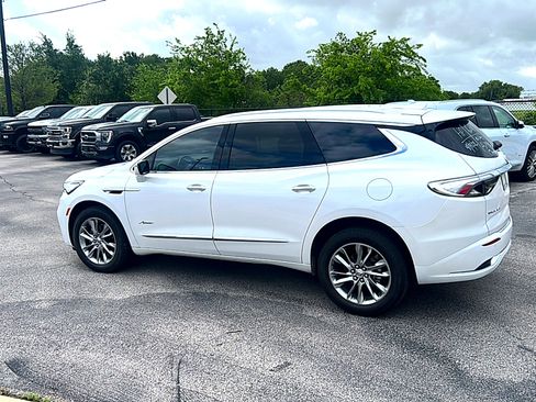 Used 2024 Buick Enclave Avenir image 7