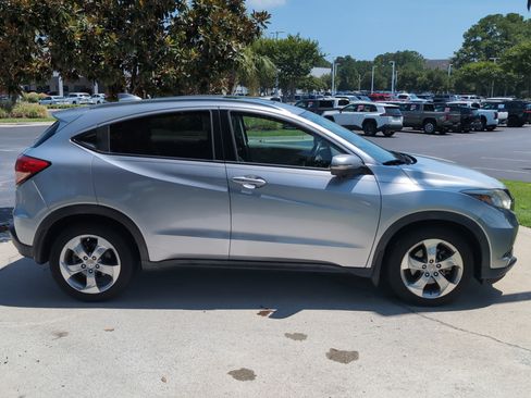 Used 2017 Honda HR-V EX-L image 11
