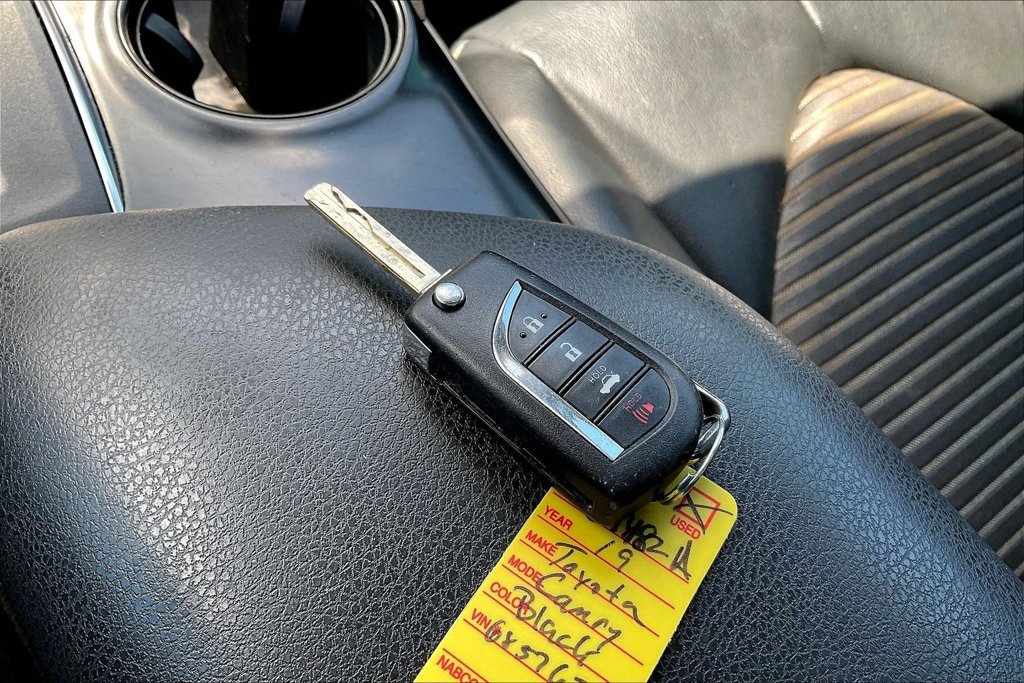 Used 2019 Toyota Camry SE FWD image 28