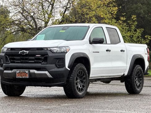 Certified 2024 Chevrolet Colorado Trail Boss w/ Technology Package image 8