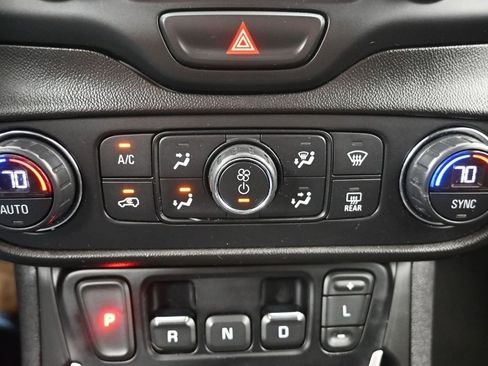 Used 2020 GMC Terrain SLE w/ Driver Convenience Package image 19