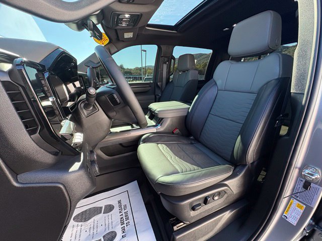 Used 2026 Chevrolet Silverado 2500 ZR2 w/ LPO, Dark Essentials Package AWD/4WD image 25