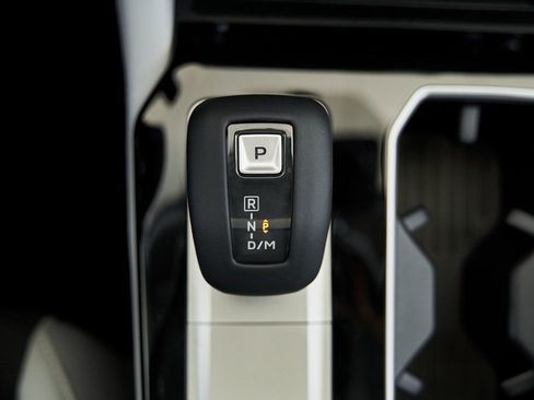Used 2025 Mitsubishi Outlander SE FWD image 46