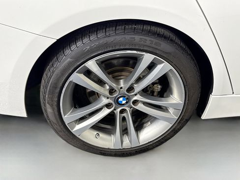 Used 2017 BMW 330e image 33