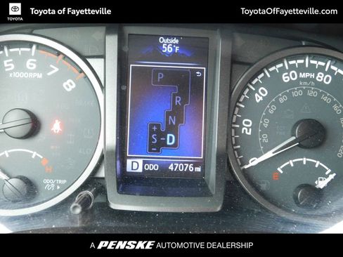 Used 2019 Toyota Tacoma TRD Sport w/ Technology Package image 11