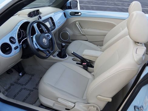 Used 2014 Volkswagen Beetle TDI FWD image 4