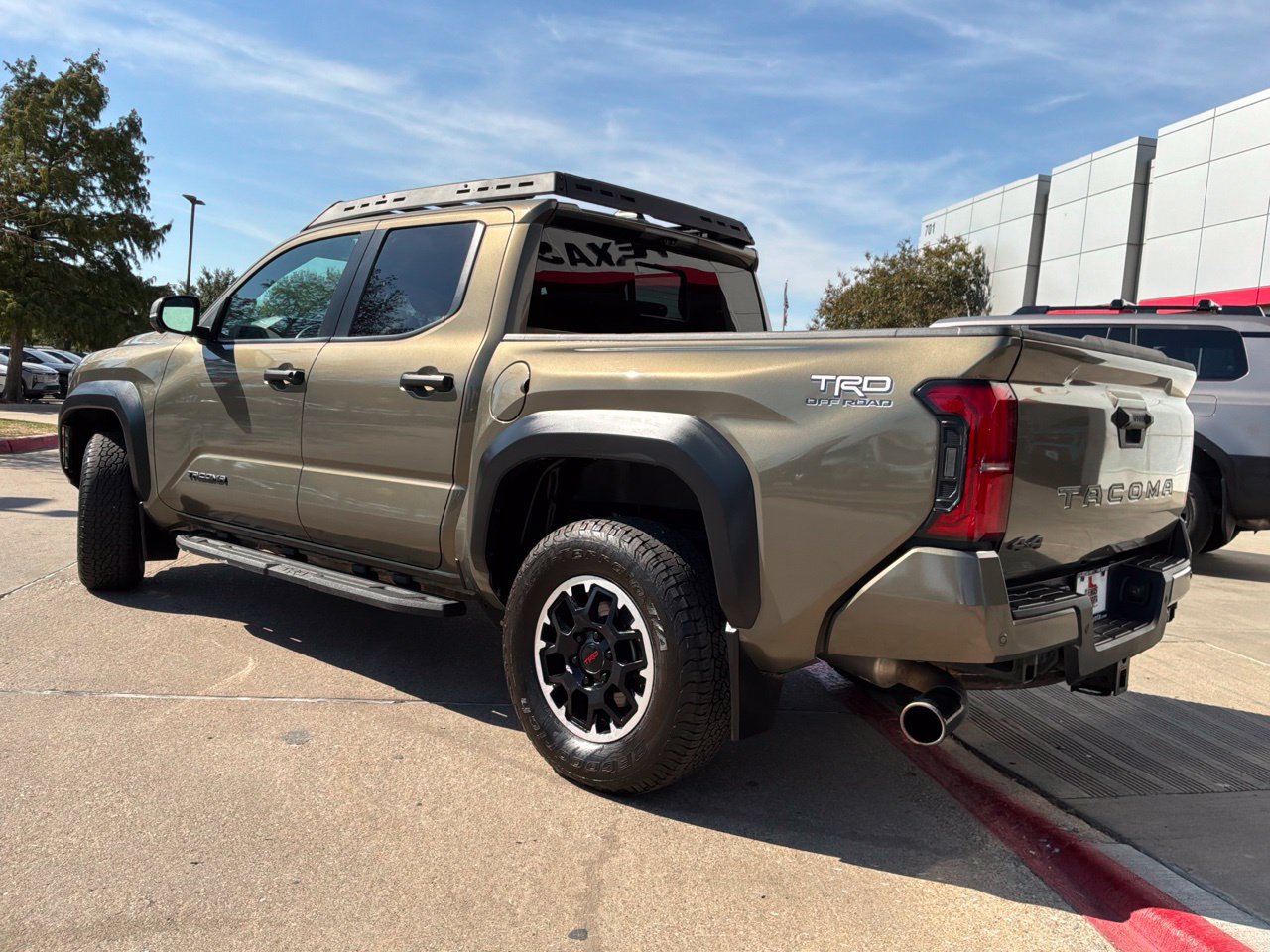 Used 2024 Toyota Tacoma TRD Off-Road w/ TRD Off Road Premium Package AWD/4WD image 8