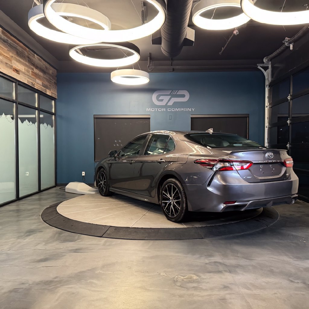 Used 2023 Toyota Camry SE FWD image 5