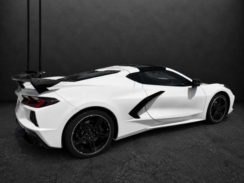 Used 2024 Chevrolet Corvette Stingray Coupe w/ 1LT RWD image 3