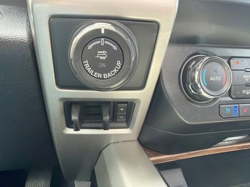 Used 2019 Ford F150 Lariat AWD/4WD image 24