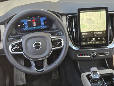 Used 2026 Volvo XC90 B6 Plus w/ Protection Package Premier AWD/4WD image 24