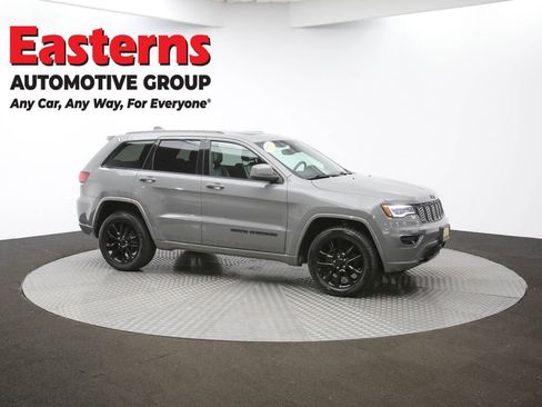 Used 2020 Jeep Grand Cherokee Altitude image 47