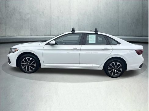 Used 2022 Volkswagen Jetta S FWD image 2