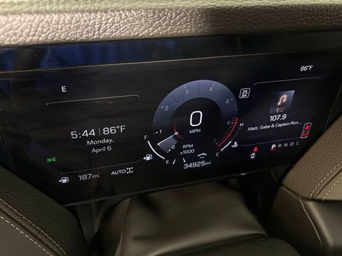 Used 2025 GMC Yukon Denali AWD/4WD image 24