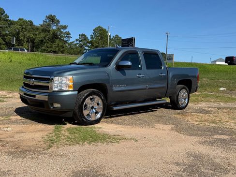 Used 2011 Chevrolet Silverado 1500 LT w/ Regional Value Package RWD image 1