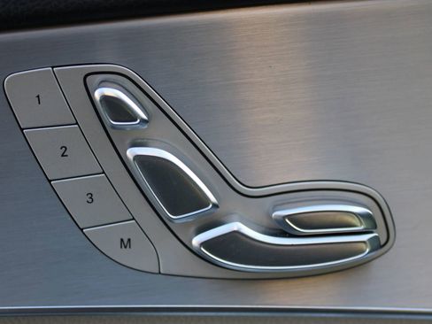 Used 2018 Mercedes-Benz C 300 Sedan image 9