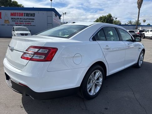 Used 2019 Ford Taurus SE FWD image 4