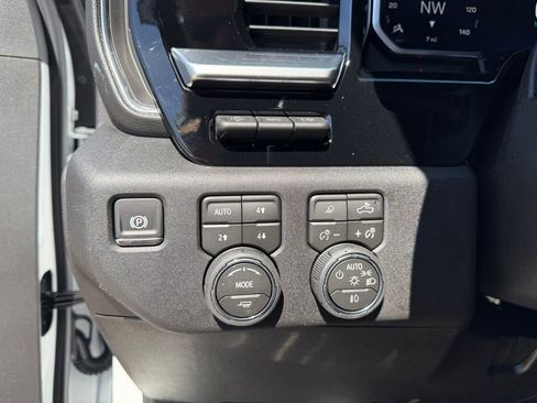 New 2026 Chevrolet Silverado 2500 High Country w/ High Country Premium Package AWD/4WD image 15