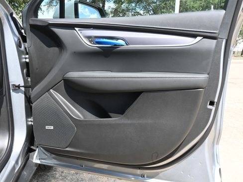 New 2025 Cadillac XT5 Luxury image 27