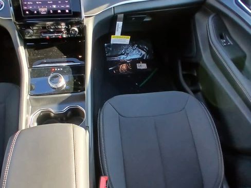 New 2025 Jeep Grand Cherokee Laredo X w/ Luxury Tech Group I AWD/4WD image 24