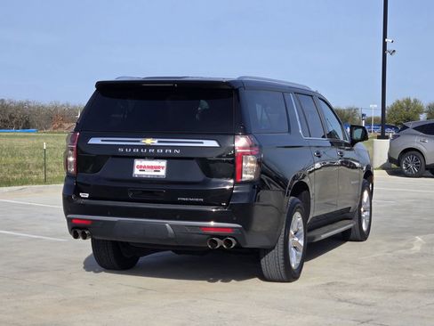 Used 2022 Chevrolet Suburban Premier image 5