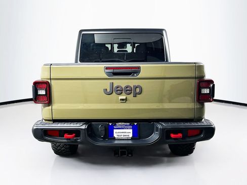 Used 2025 Jeep Gladiator Rubicon w/ Convenience Group AWD/4WD image 15