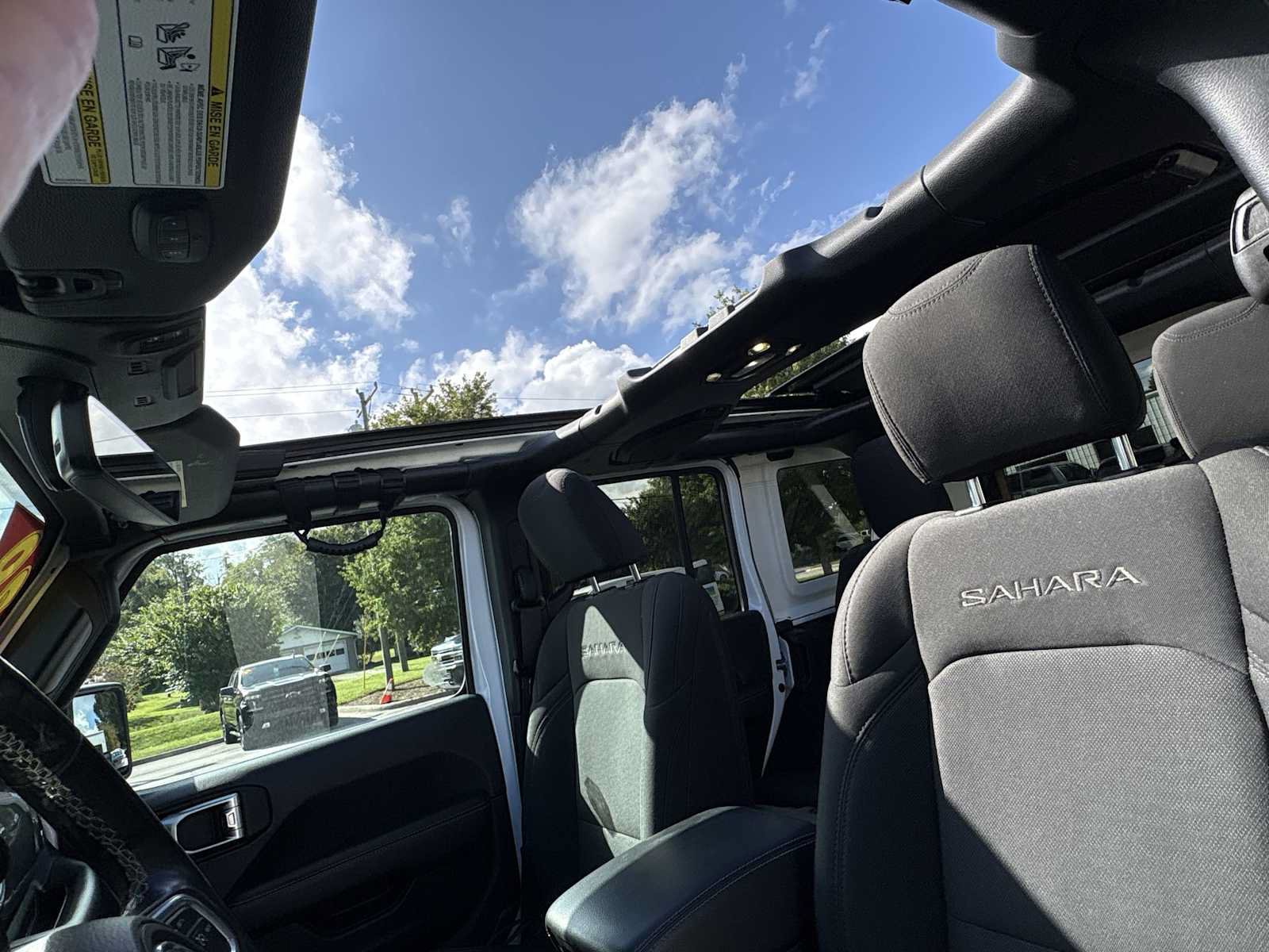 Used 2020 Jeep Wrangler Unlimited Sahara AWD/4WD image 19