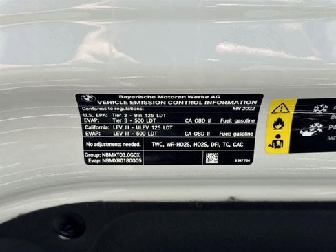 Used 2022 BMW X7 xDrive40i w/ Premium Package image 46