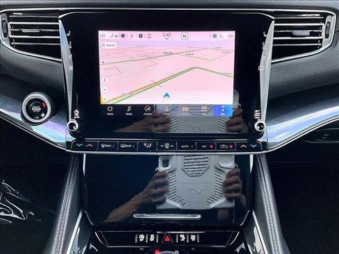 Used 2024 Jeep Wagoneer 2WD image 24