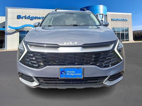 Used 2024 Kia Sportage EX AWD/4WD image 2