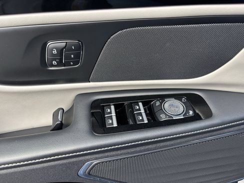 Used 2024 Lincoln Nautilus Reserve image 16