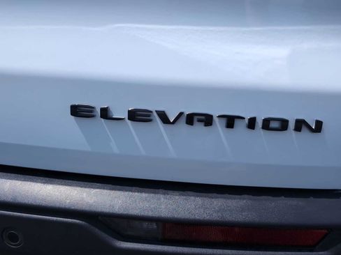 Used 2025 GMC Acadia Elevation FWD image 32