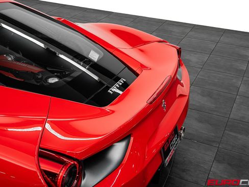 Used 2019 Ferrari 488 GTB RWD image 19